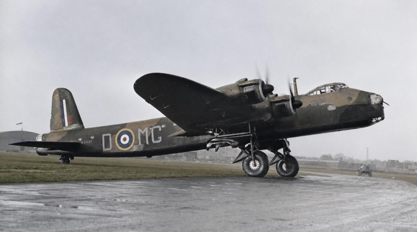Short Stirling bomber plane