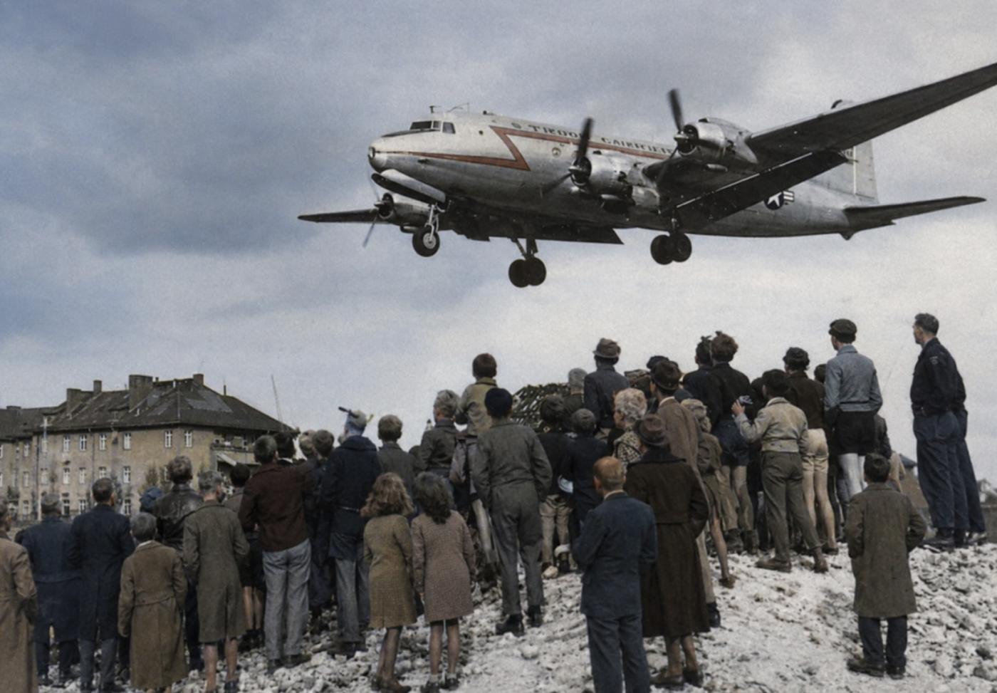 Berlin blockade airlifts 