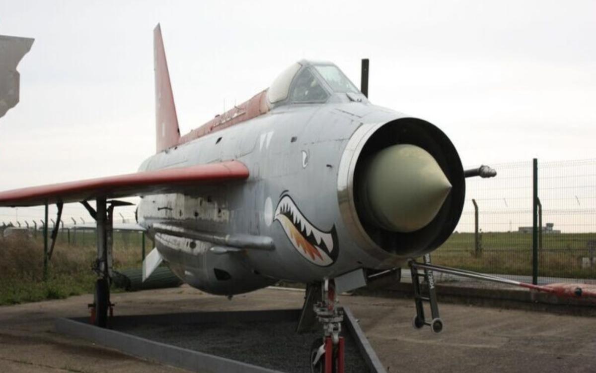 Lightning Plane 
