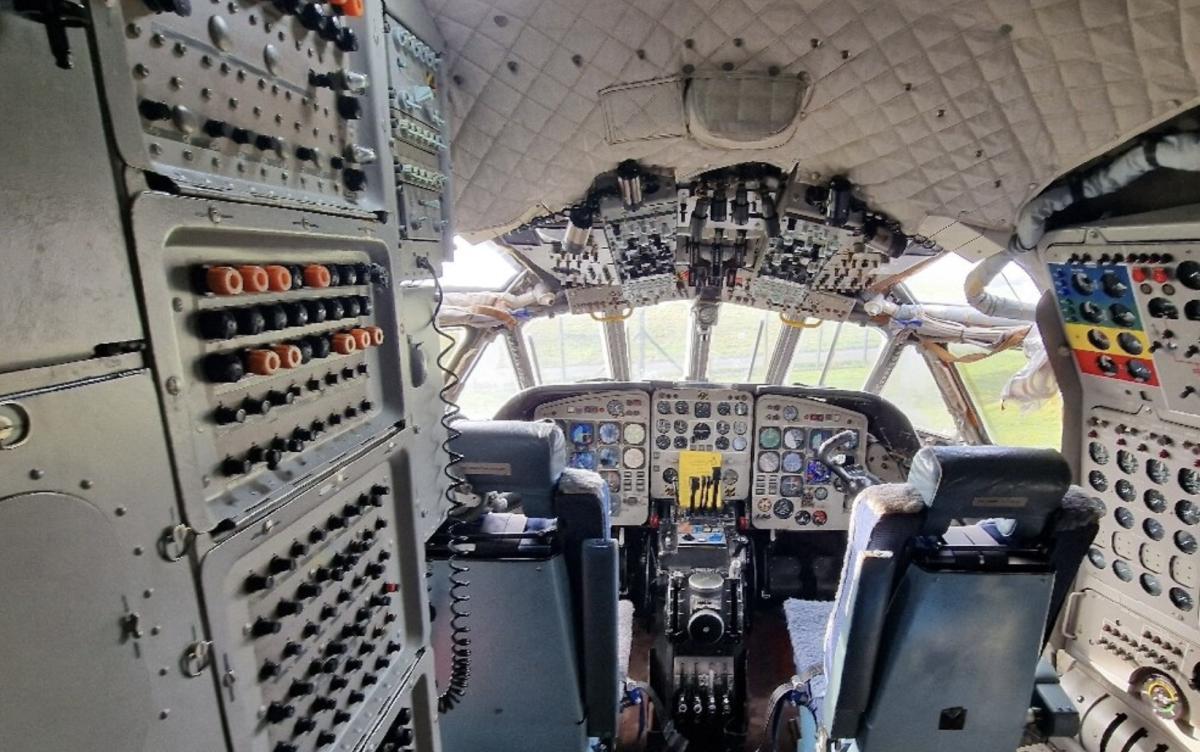 Plane Cockpit 
