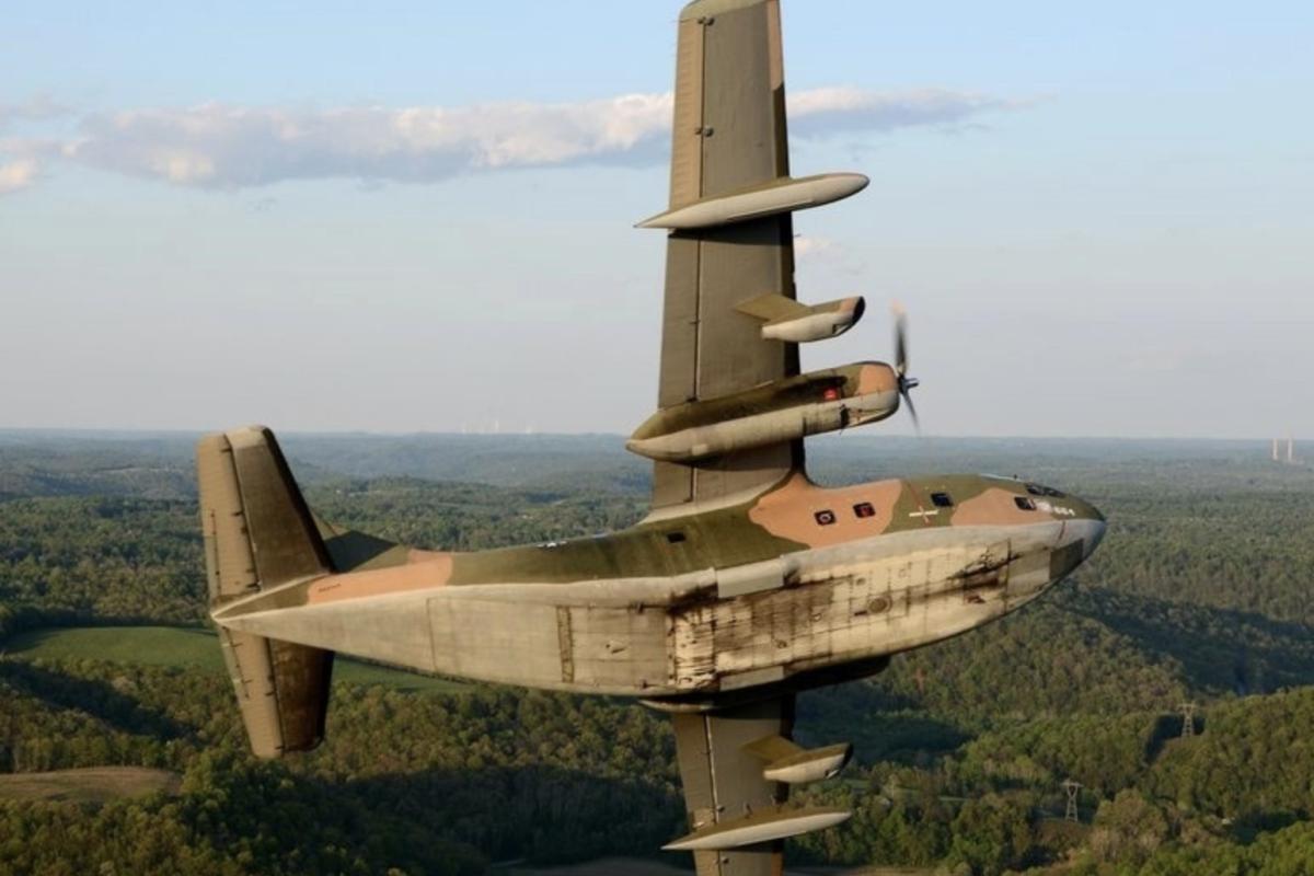C-123 provider plane u.s military 