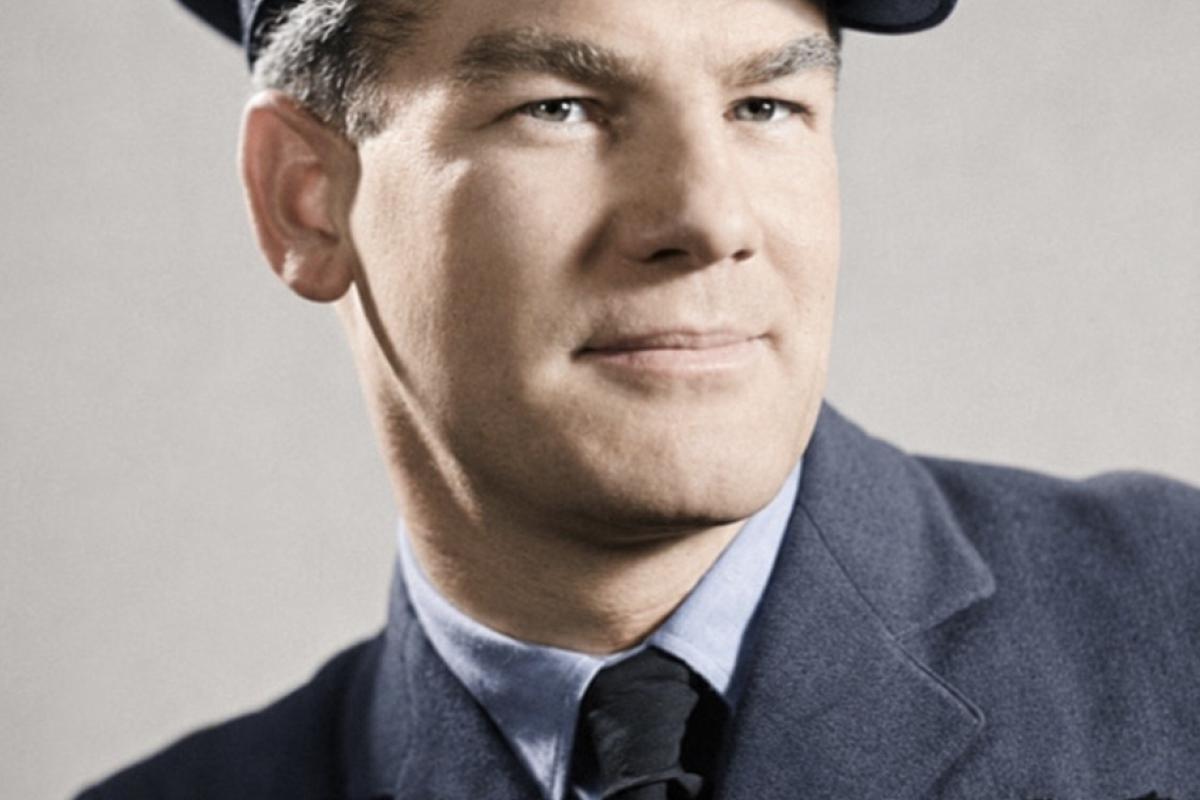 Alan Deere spitfire pilot 