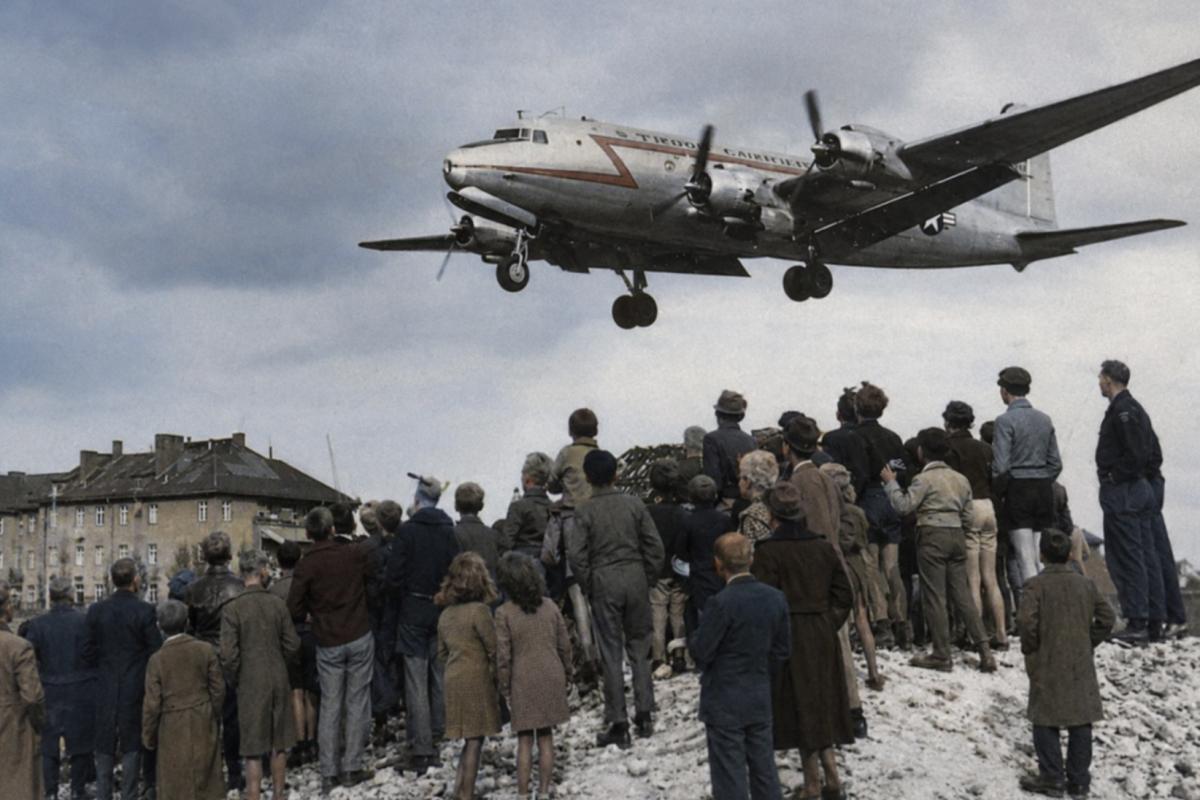 Berlin blockade airlifts 